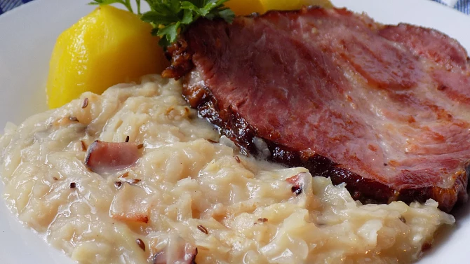 Celerové zelí k uzenému nebo pečenému masu