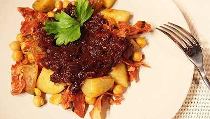 Červené brambory s chorizem ve stylu patatas bravas, Červené brambory s chorizem ve stylu patatas bravas