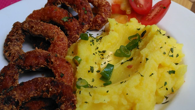 Chilli smažené cibulové kroužky