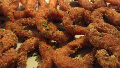 Chilli smažené cibulové kroužky