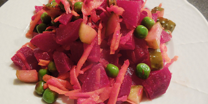 Dietní salát z červené řepy na večeři