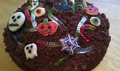 Halloweenský čokoládový dort (dozdobený lineckými sušenkami )