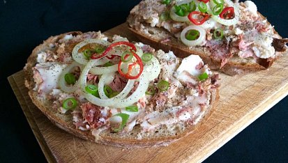 Krkovičkova vepřekovka  (vepřový bůček, vepřová uzená žebra, hovězí žebra = maso ve vlastní šťávě)