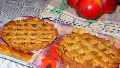 Mini koláčky z lineckého těsta s marmeládovo-jablečnou směsí