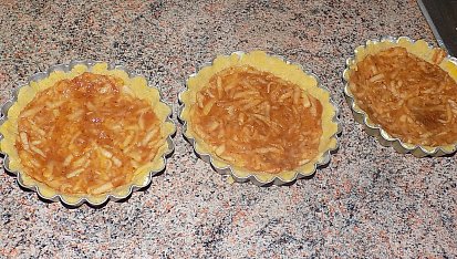 Mini koláčky z lineckého těsta s marmeládovo-jablečnou směsí