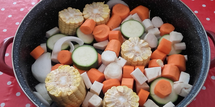 Pečená zelenina s plátkem krkovičky