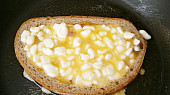 Selská omeleta v chlebu