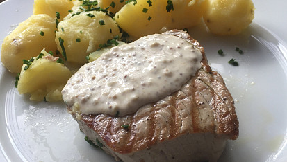 Steak z tuňáka s citronovo-hořčičnou omáčkou, A v mem podani,skvely recept