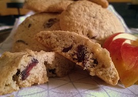 Bezlepkové cookies s vločkami a brusinkami