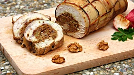 Krůtí roláda s ořechovo-jablečnou nádivkou