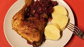 Kuřecí stehna na červeném zelí, Kuřecí stehna na červeném zelí
