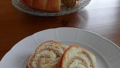 Kynutá bábovka s rumem a ořechy