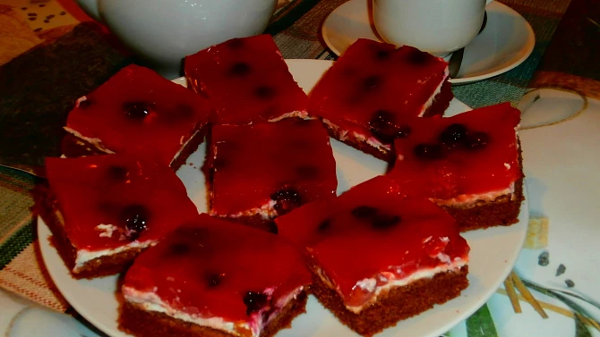 Řezy s tvarohem a ovocným želé
