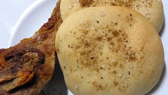 Rychlé přílohové pšenično-žitné placky