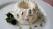 Sýrový dezert s olivami