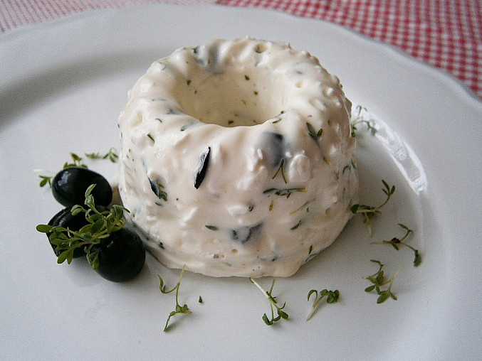 Sýrový dezert s olivami