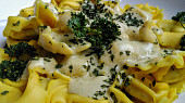 Tortelliny se sýrovou omáčkou