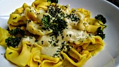 Tortelliny se sýrovou omáčkou
