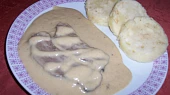 Knedlíky houskové hrnečkové, vařené v mikrovlnce, knedlíky se svíčkovou