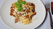 Rychlé špagety s rajčaty a mozzarellou (Rychlé špagety s rajčaty a mozzarellou)