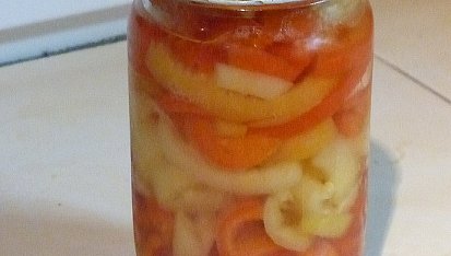 Sladkokyselá světlá paprika do svačinových salátů