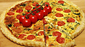 Špenátový quiche s cherry rajčaty