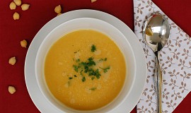 Cizrnová polévka s mrkví a celerem