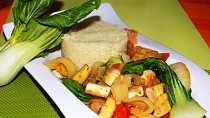 Kuskus se zeleninou a tofu