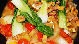 Kuskus se zeleninou a tofu