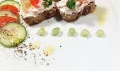 Lehká pomazánka ze surimi krabích tyčinek