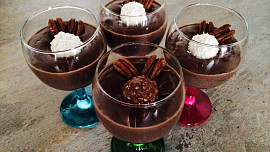 Mátovo-čokoládový pudink s chia semínky