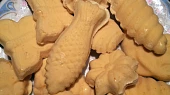 Bezlepkové žloutkové cukroví z formiček (z receptáře naší prababičky), Tento recept na žloutkové cukroví už má hodně přes 100 let! Znáte ho i vy?