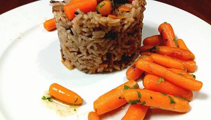 Žampionové rizoto s mrkvičkami na karamelu s chilli