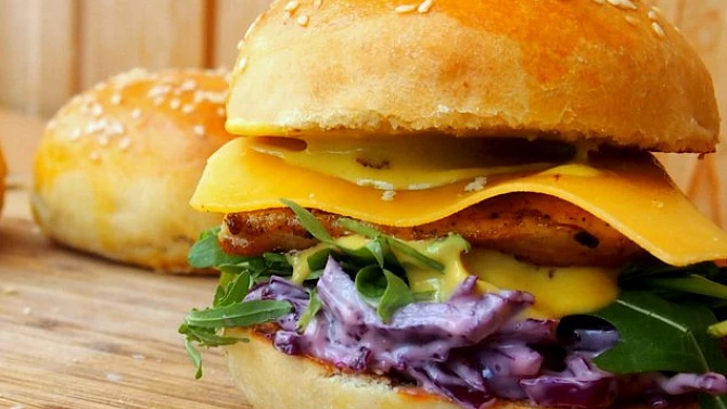 Kuřecí hamburger