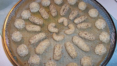 Pečené kuličky a válečky (DIA), a je upečeno