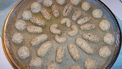 Pečené kuličky a válečky (DIA), a je upečeno