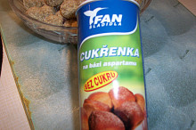 "cukr" na posypání