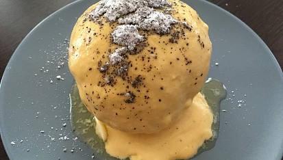 Domácí kynutý knedlík s mákem a vanilkovou polevou (Germknödel), Domácí kynutý knedík s mákem a vanilkovou polevou