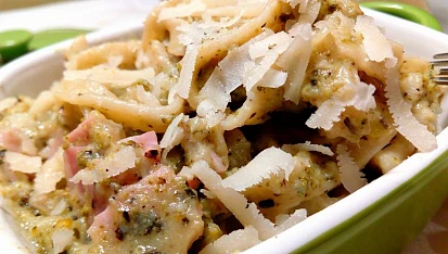 Domácí tagliatelle s brokolicovou omáčkou s parmezánem