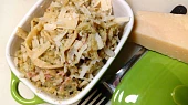 Domácí tagliatelle s brokolicovou omáčkou s parmezánem