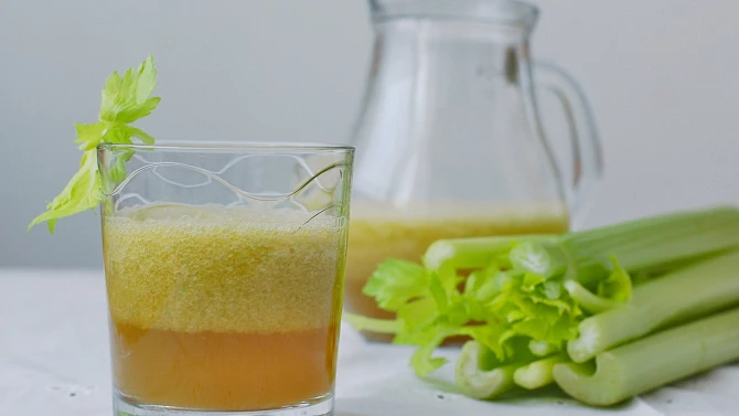 Jablečno-celerové smoothie