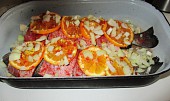 Pečený pstruh na pomeranči a slanině