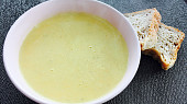 Pórková polévka se zakysanou smetanou (Pórková polévka )