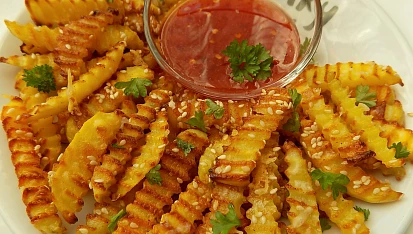 Sezamové vlnky s domácí sladkokyselou chilli omáčkou