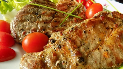 Grilovaná krkovice marinovaná v barevném pepři