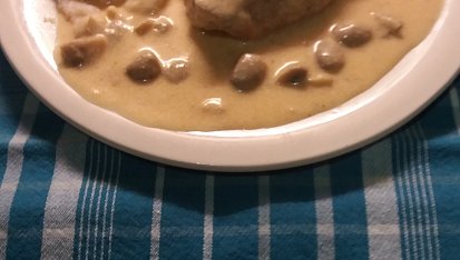 Kuřecí na smetaně se žampiony a haluškami