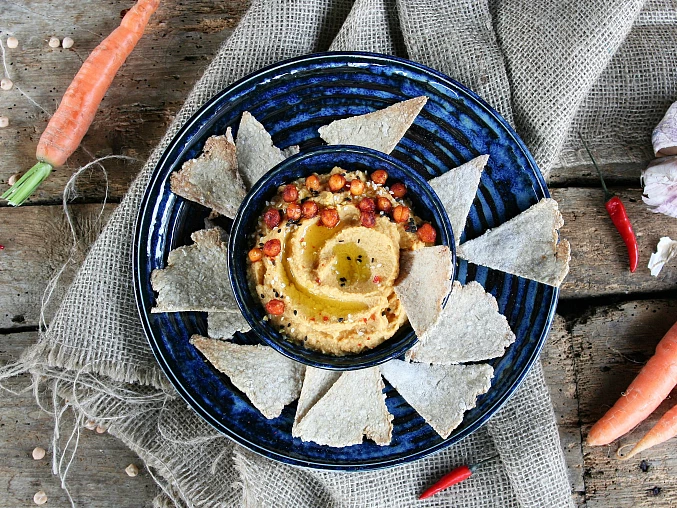 Mrkvový „hummus“ s ovesnými krekry Mrkvový „hummus“ s ovesnými krekry