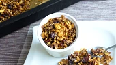 Ořechová granola
