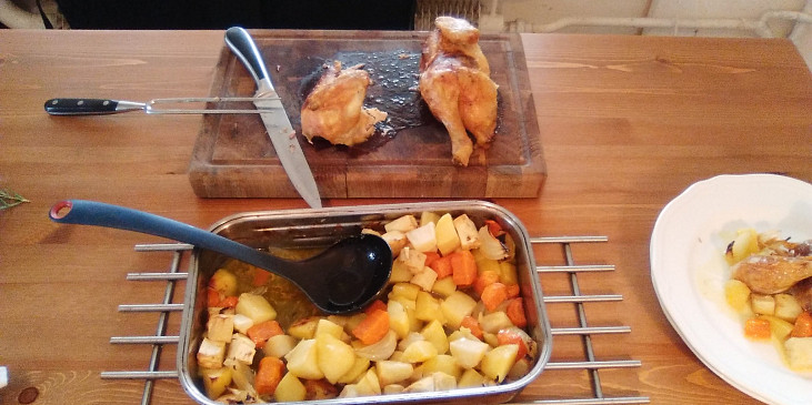 Pečené citrónové kuře s tymiánem a kořenovou zeleninou