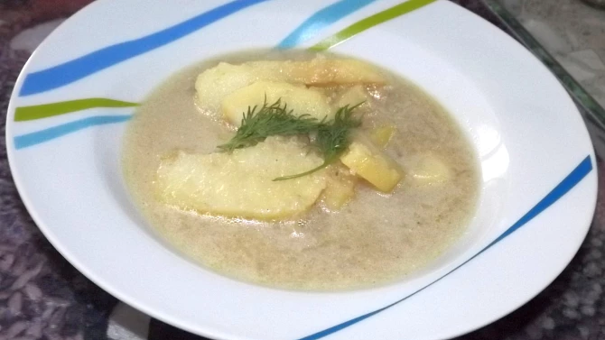 Polívka jablečno-celerová nebo celerovo-jablečná